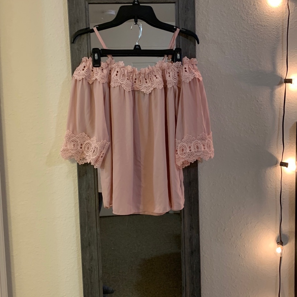 I.N. | size XL | pink off the shoulder mid sleeve